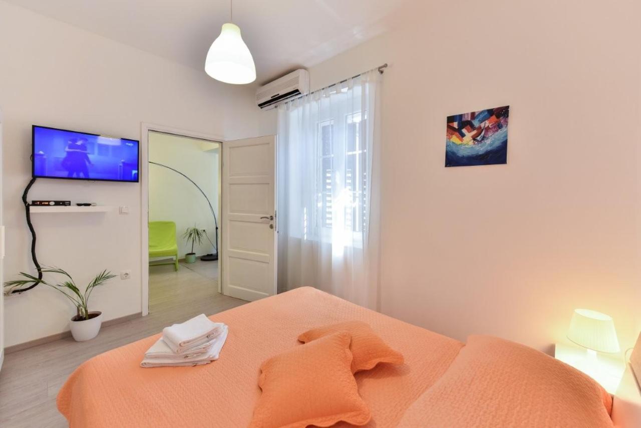 Rooms Old Town Zara Esterno foto